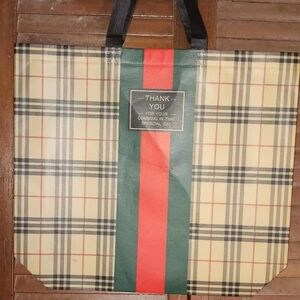 NWT SHOPPING OR GIFT BAG